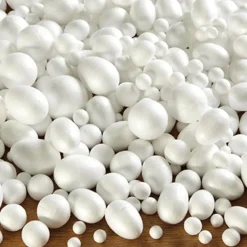 Assorted Polystyrene Balls and Eggs 550pk