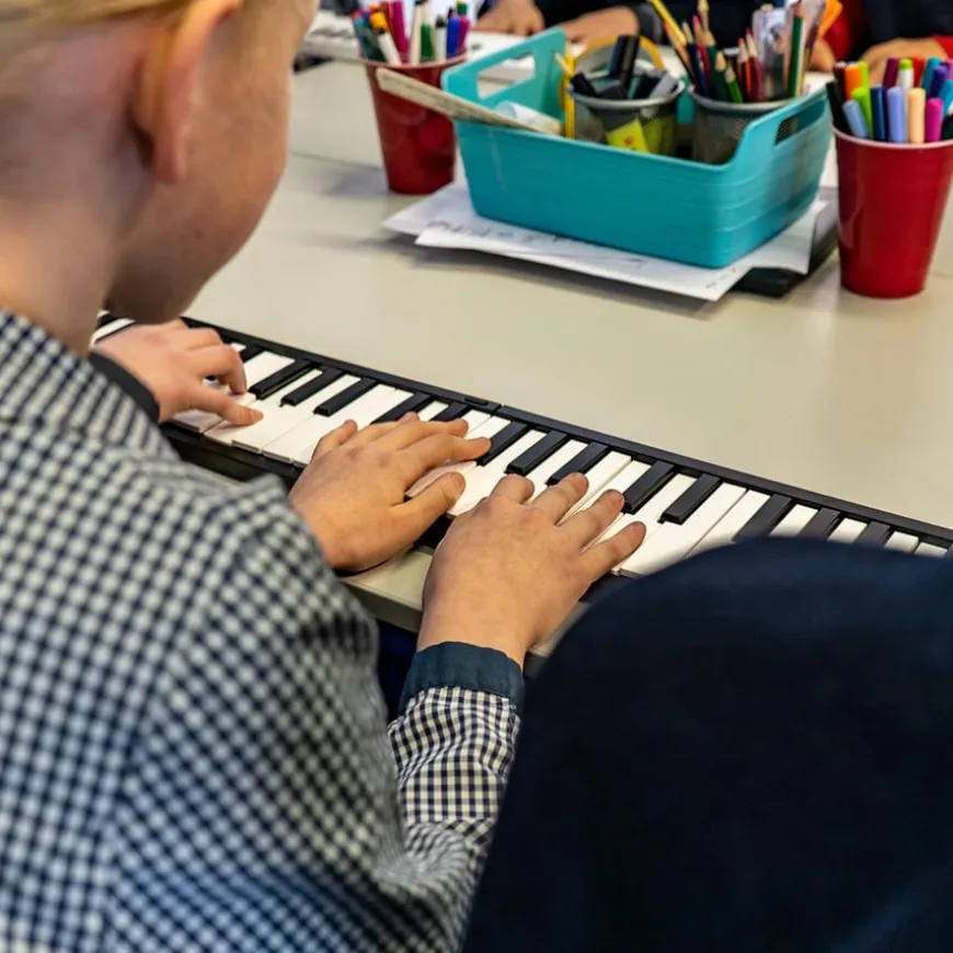 88 Key Lightweight Full Length Folding Piano - Black