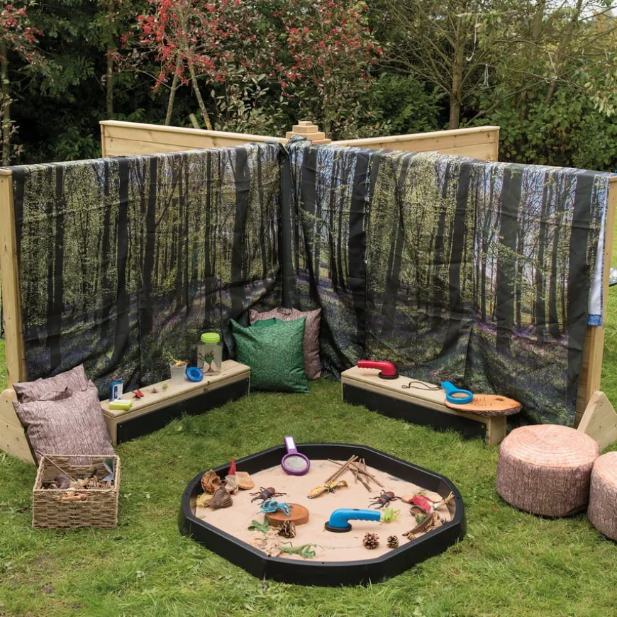 Outdoor Wooden Divided Rooms