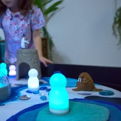 TTS Small World Glow People 6pk