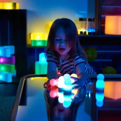 TTS Small World Glow People 6pk